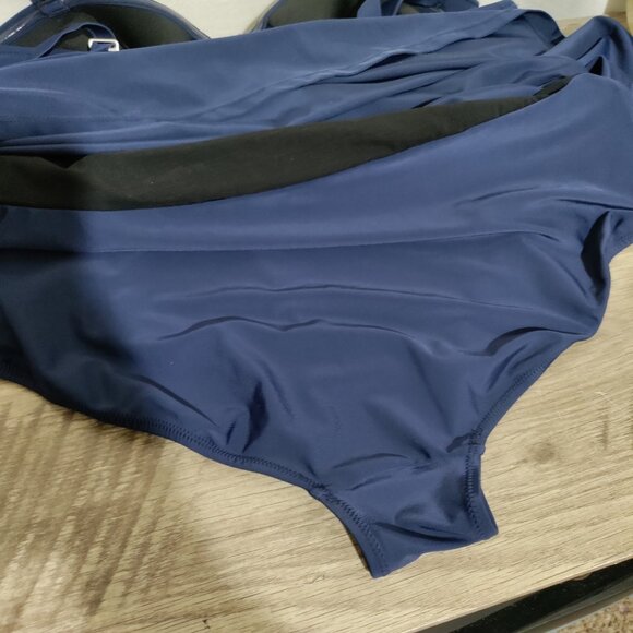 Old Navy Secret Slim Swim Dress Plus Size 3X Navy Blue Underwire Cups - Picture 6 of 8